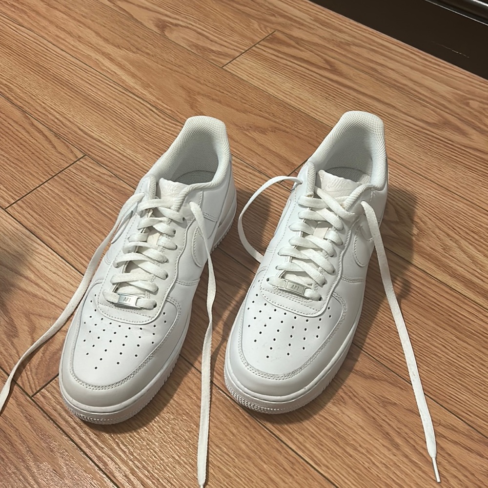 Air Force 1 a size 11. - Picture 1 of 2